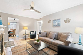 5 MIN WALK TO BEACH- 2BR1BA Villa in The Dunes